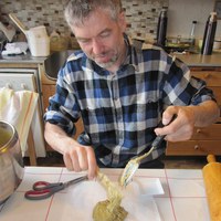 Ein porsjon eigen pollen/honning til kjevling